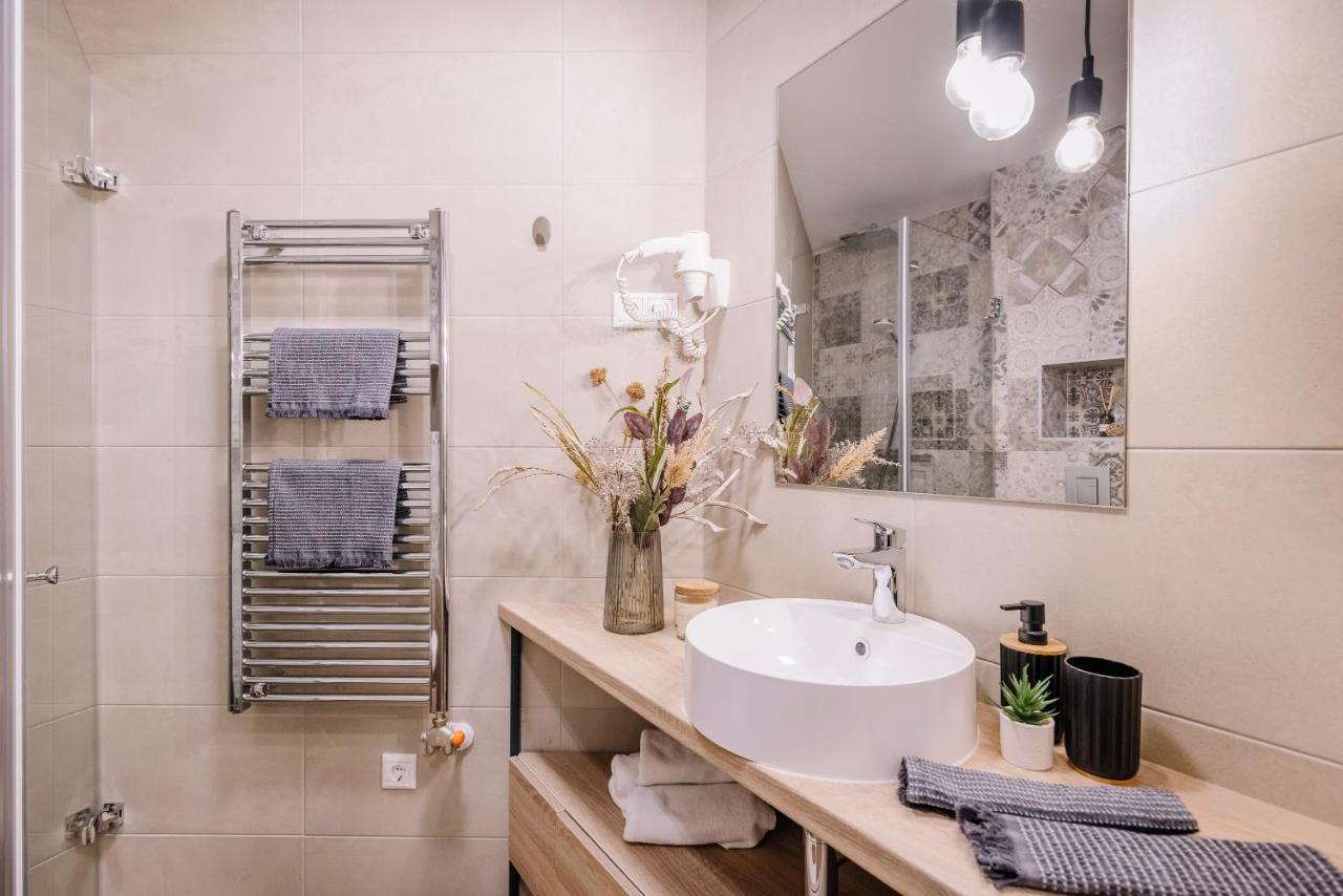 Amade Apartmanok 2 Győr Exterior foto